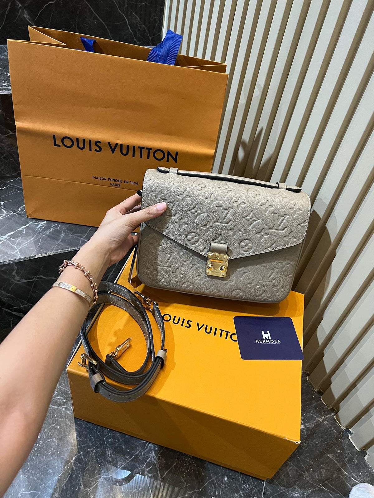 LOUIS VUITTON POCHETTE METIS TORTOURELLE